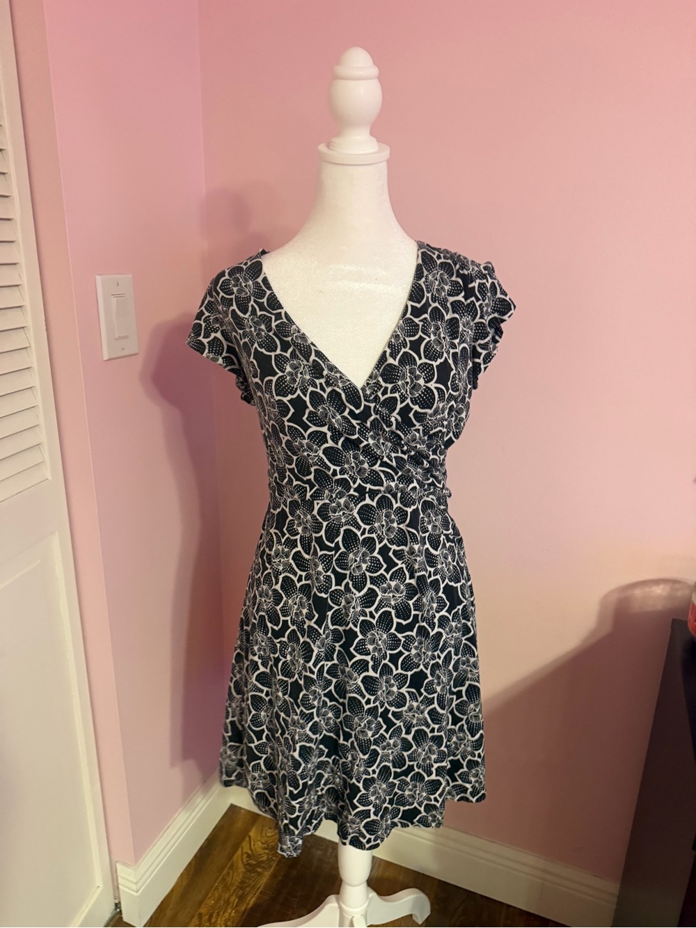 Navy blue and White Floral Wrap-Style Dress